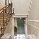 Raffaello Charming Near Duomo Square Appartement *