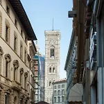 Raffaello Charming Near Duomo Square Florence