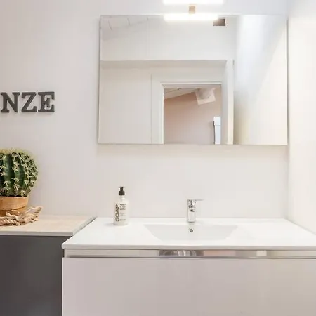 Raffaello Charming Near Duomo Square * Florencie