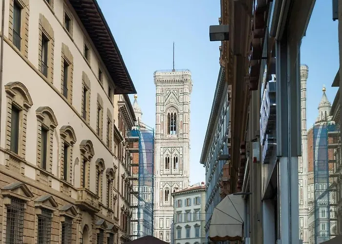 Apartmán Raffaello Charming Near Duomo Square *