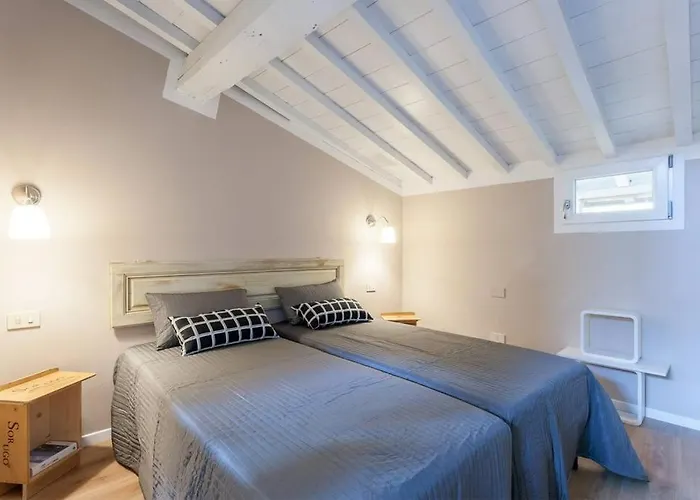 Raffaello Charming Near Duomo Square *